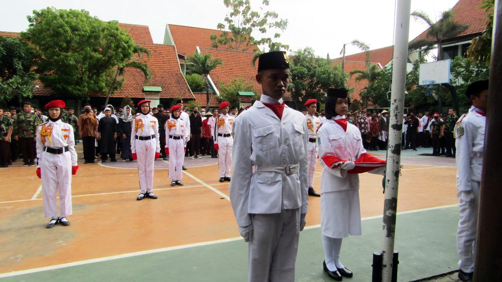 Pengibaran Bendera Merah Putih